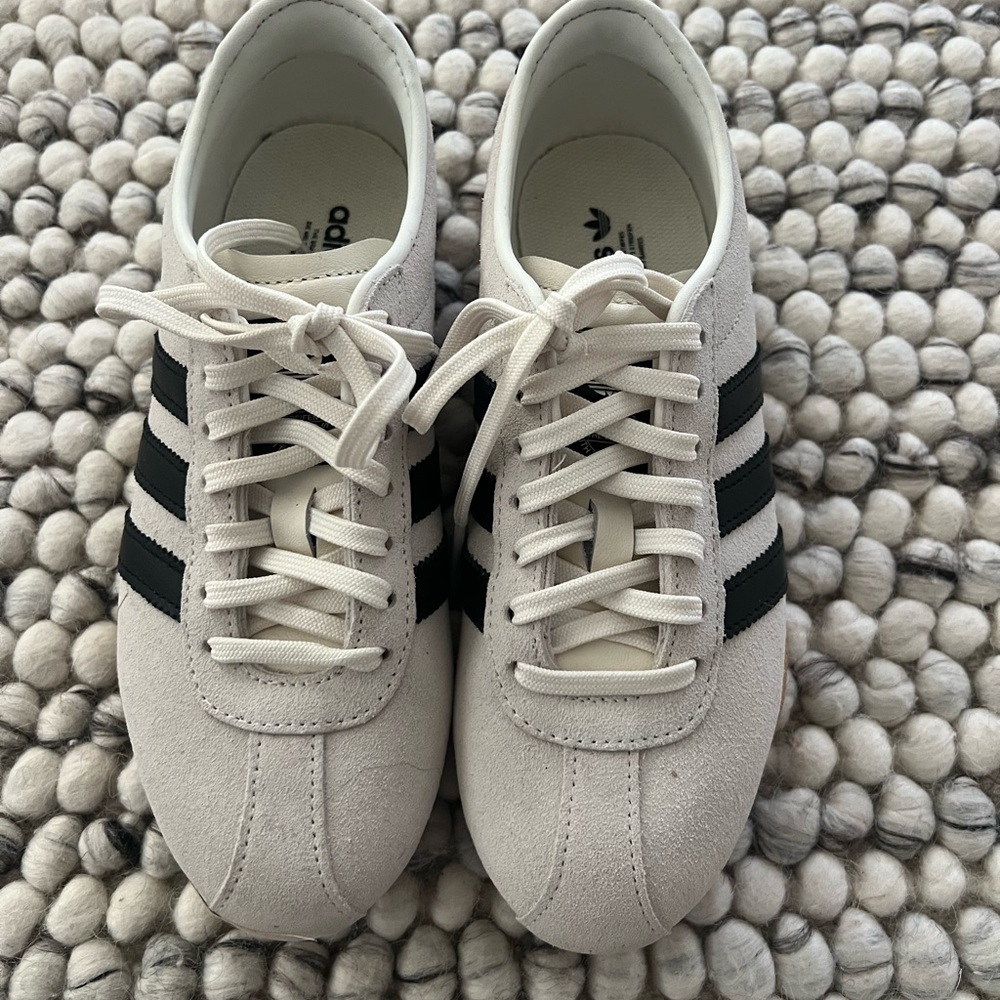 Adidas Women’s Tokyo size 6 sneakers